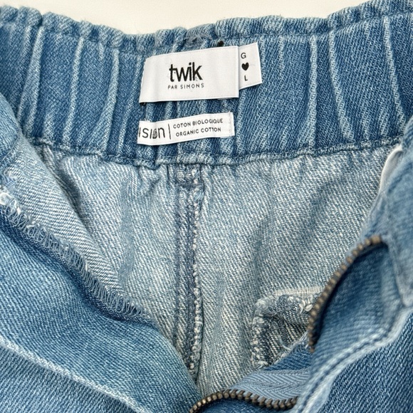 Mini Jean Skirt Pleated Blue Skies Denim with Pockets - Picture 5 of 7